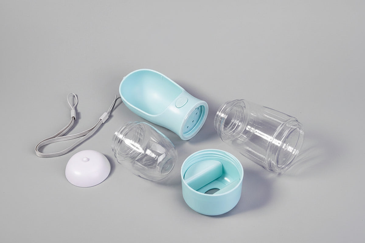 Gourde Multifonction 3-en-1 pour Chien – Eau, Nourriture & Sacs intégrés